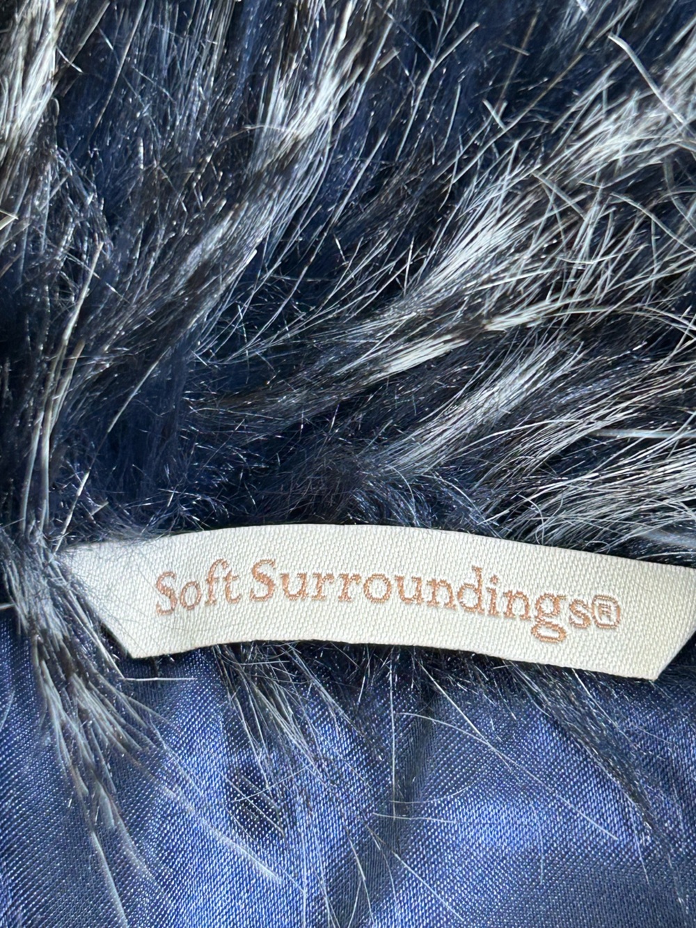 SOFT SURROUNDINGS Navy Puffer Vest Faux Fur Trim Collar Full Zip Women’s Small - Picture 2 of 10